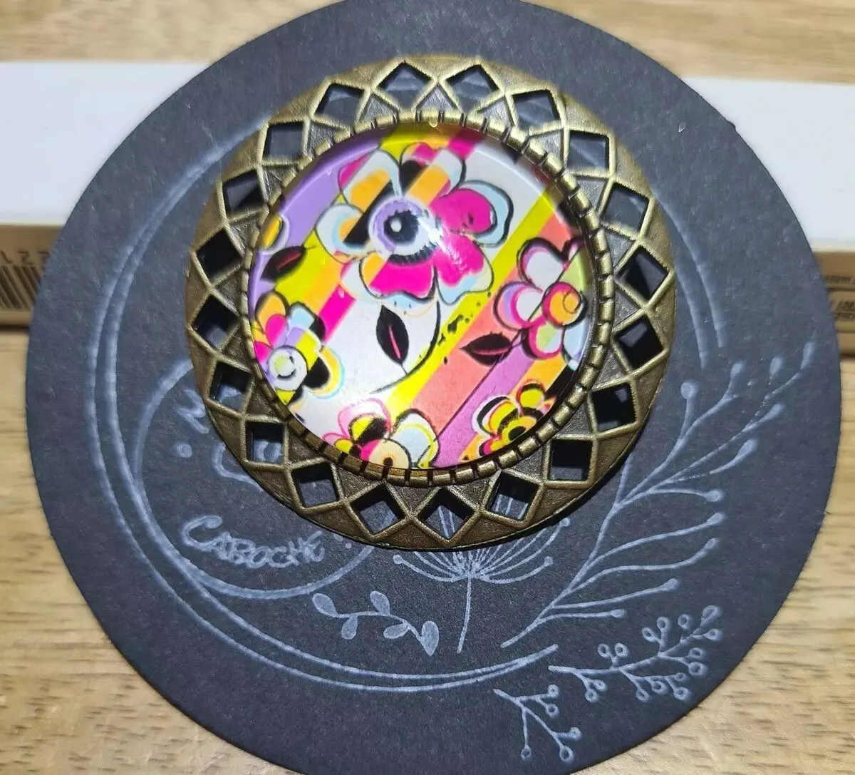 Broche créateur unique multicolore Mam'zelle Caboche