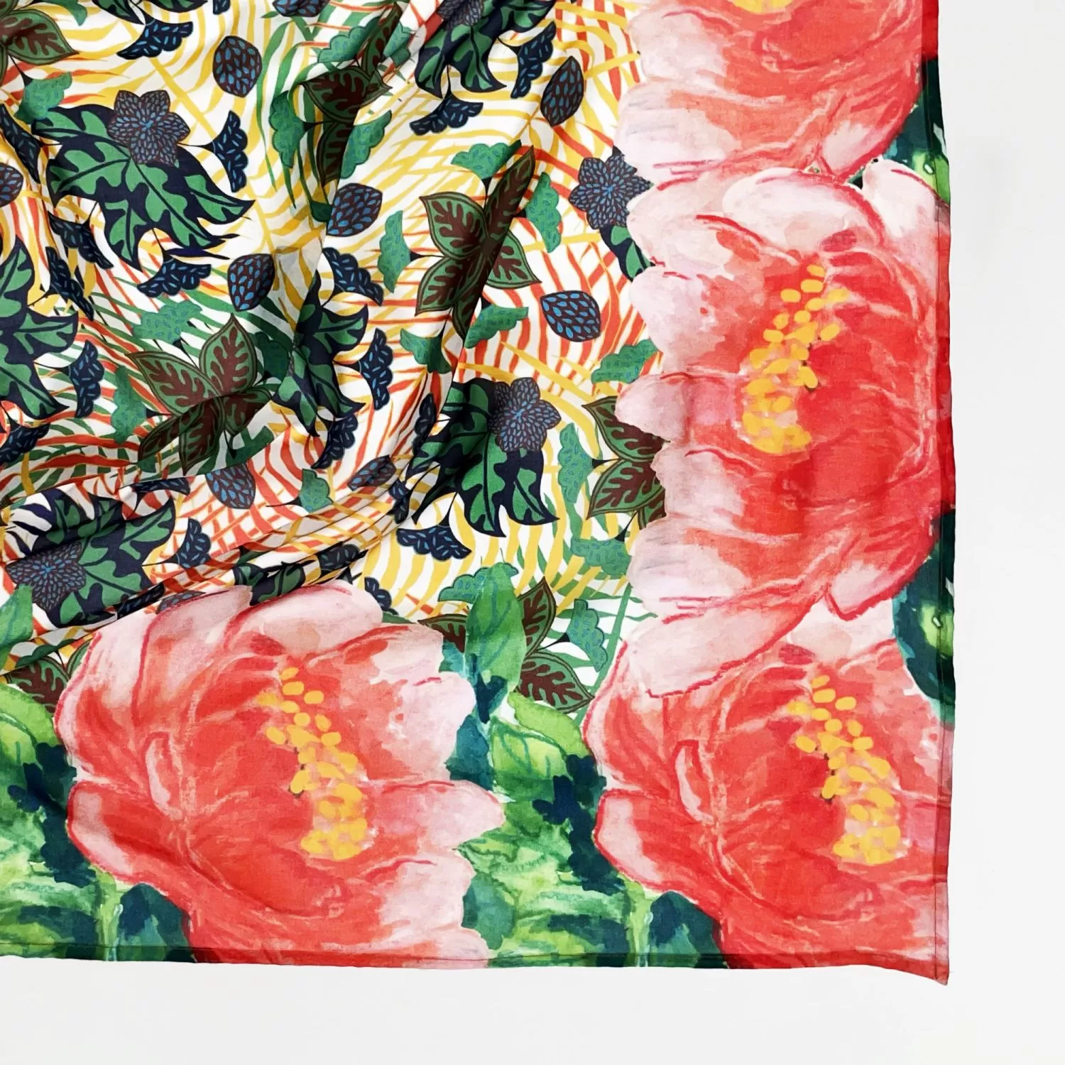 Foulard en voile polyester motif Takana - ZéphyrAndCo