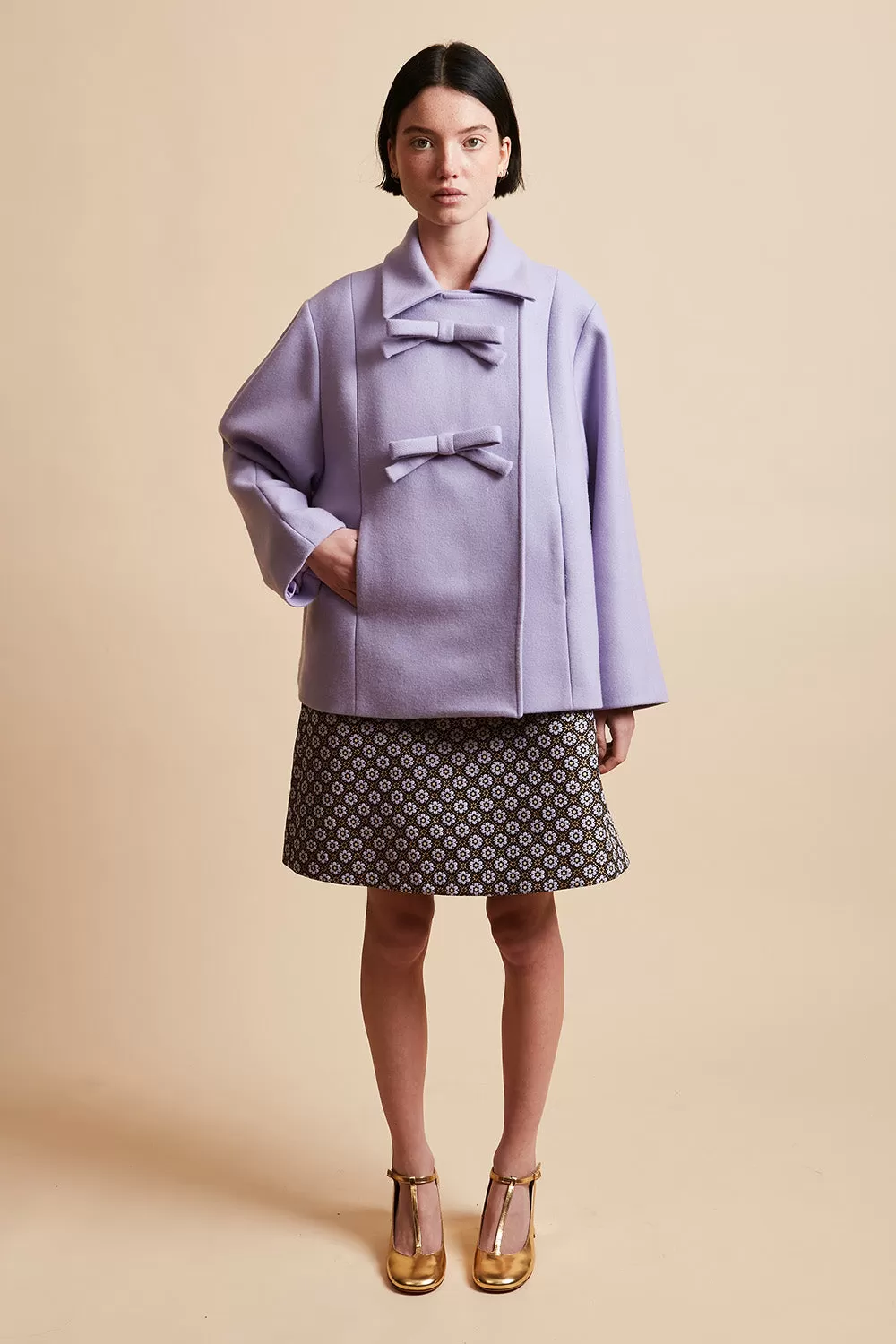 Manteau court évasé en tissu caban-laine cachemire