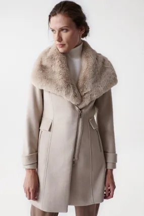 Manteau GRACE en tissu avec col en IMMITATION fourrure 