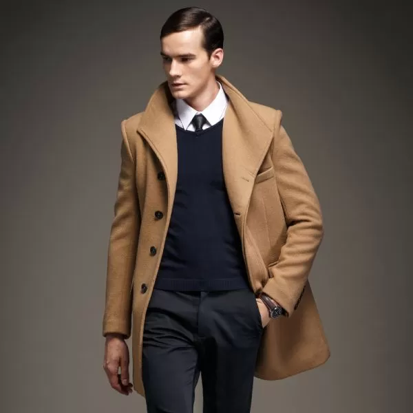Manteau homme en laine avec boutonnage dissimulé