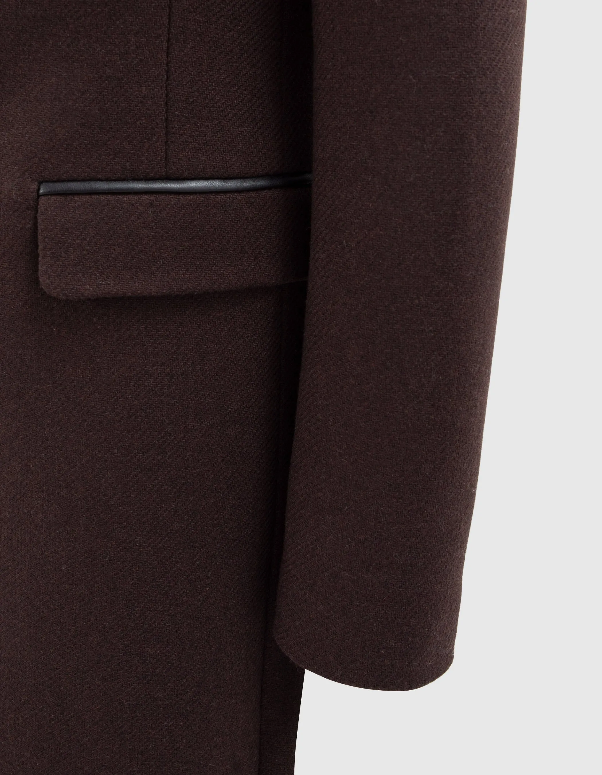 Manteau long chocolat avec col rock clouté Femme