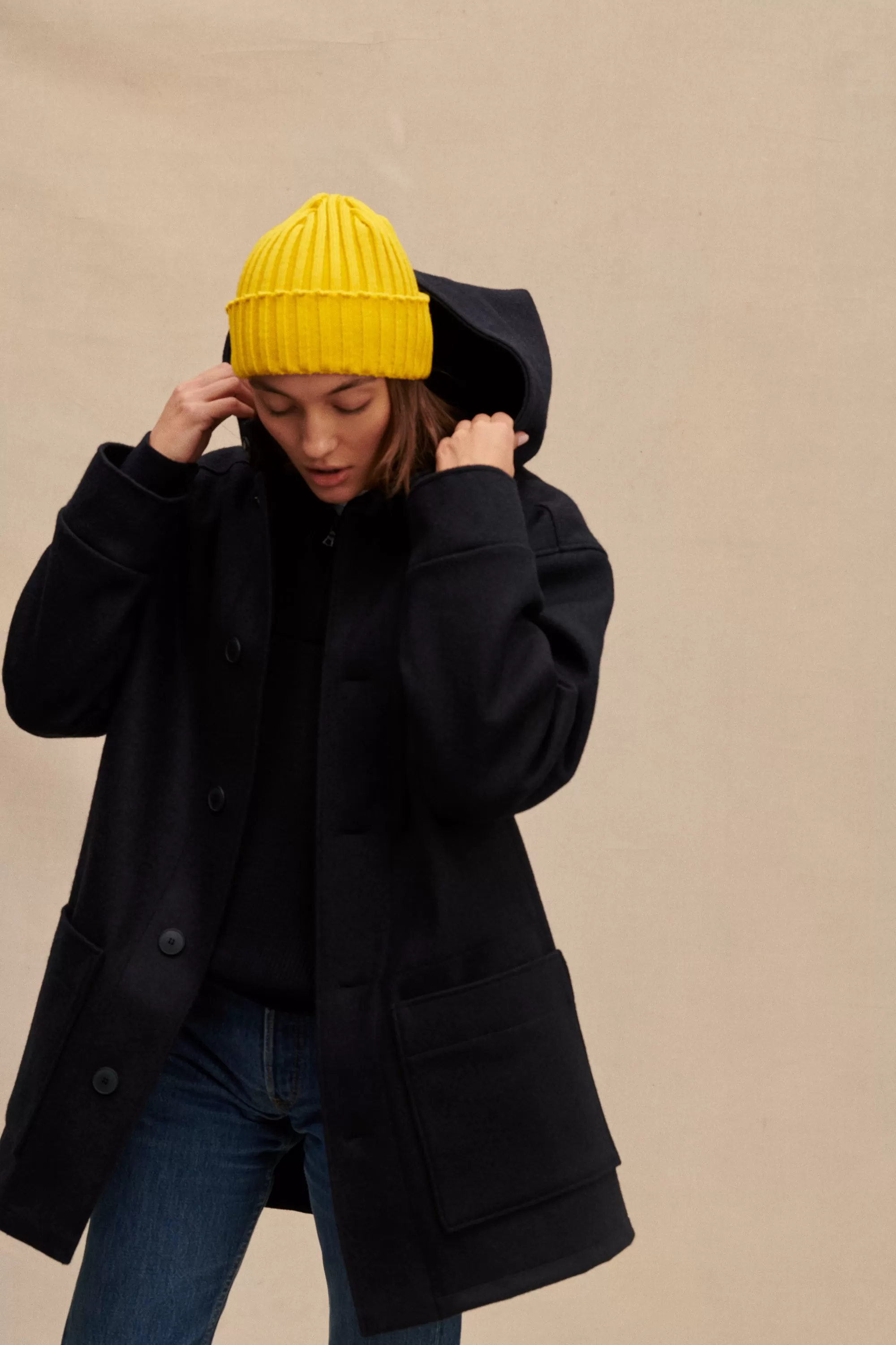 Manteau marine en draps de laine pour femme