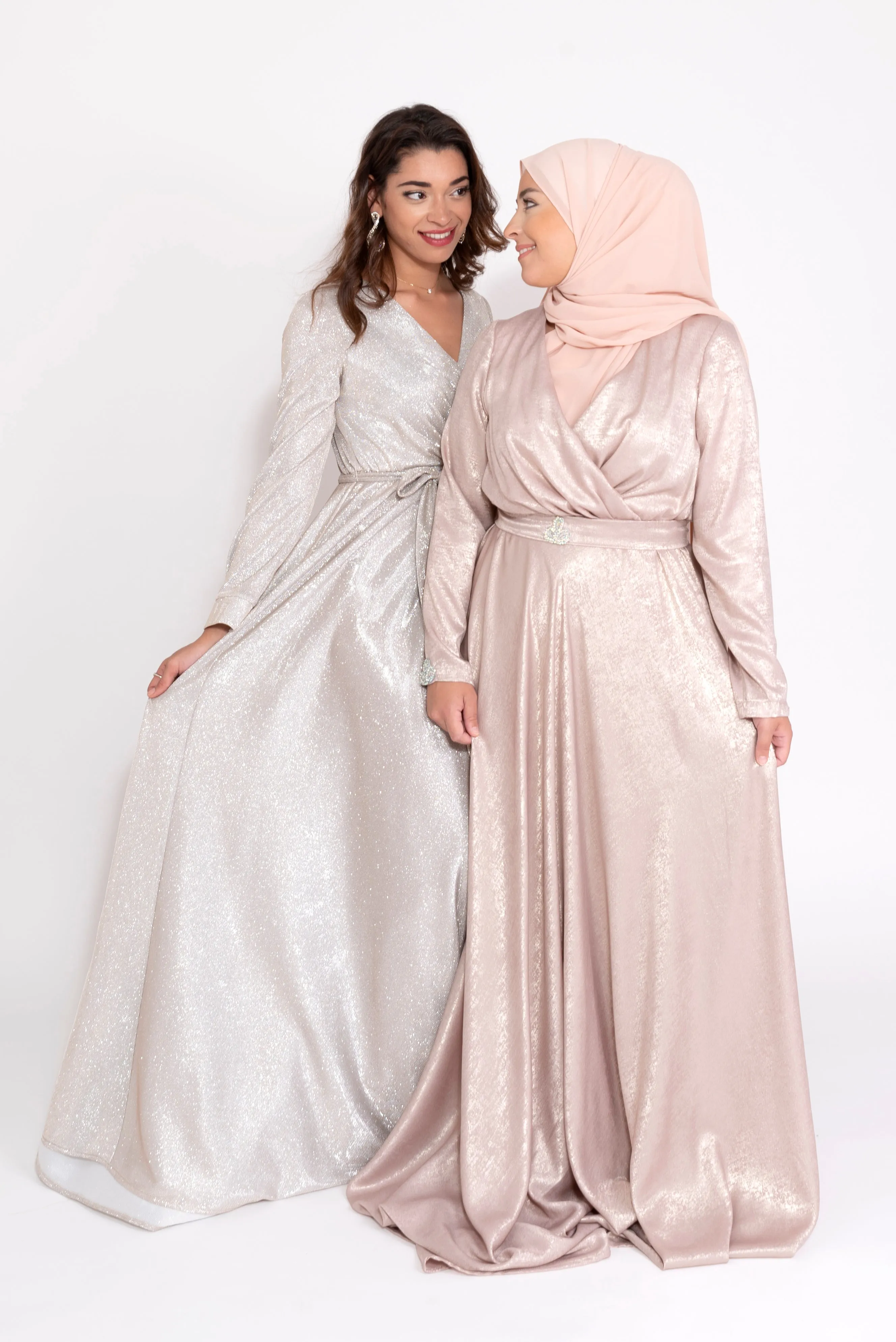 Robe du Soir Shiny Création Satin Vieux Rose Nude reflets doré - Tendance Hijab