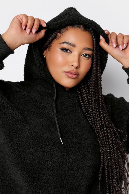 YOURS - Pull Noir Polaire Court en Peluche
